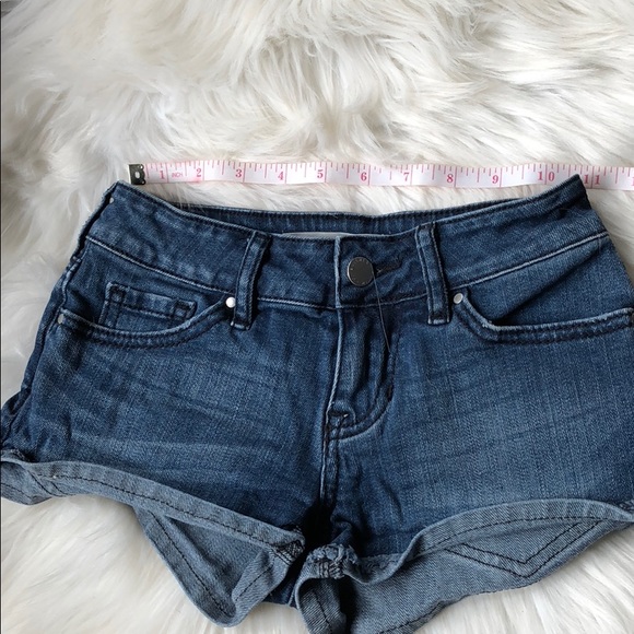 NWOT Bullhead low rise short - Picture 4 of 6